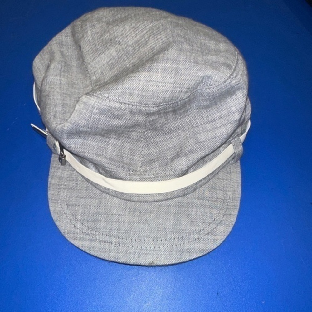 Calvin‎ Klein Gray Fedora Hat With White Belt Buckle Detail One Size 100% Cotton